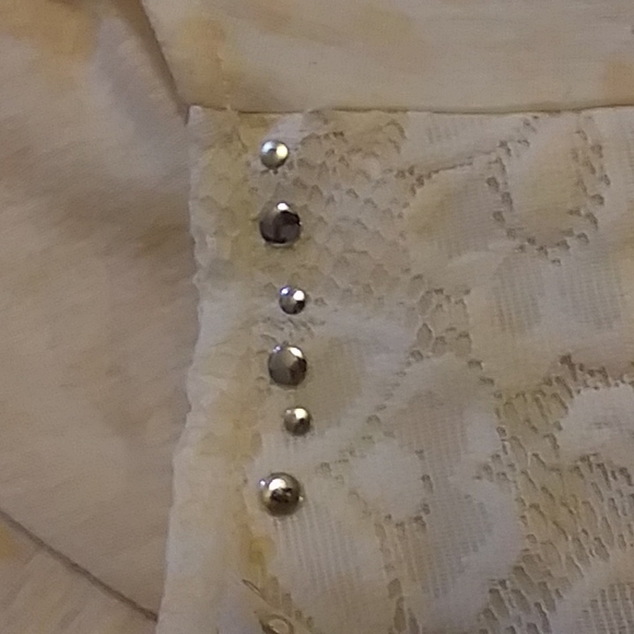 Alfred Dunner Lace Floral Top - Picture 9 of 10